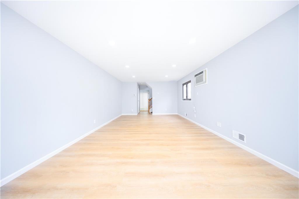 18 Rowan Avenue, Staten  Island, New York, 10306 image 16
