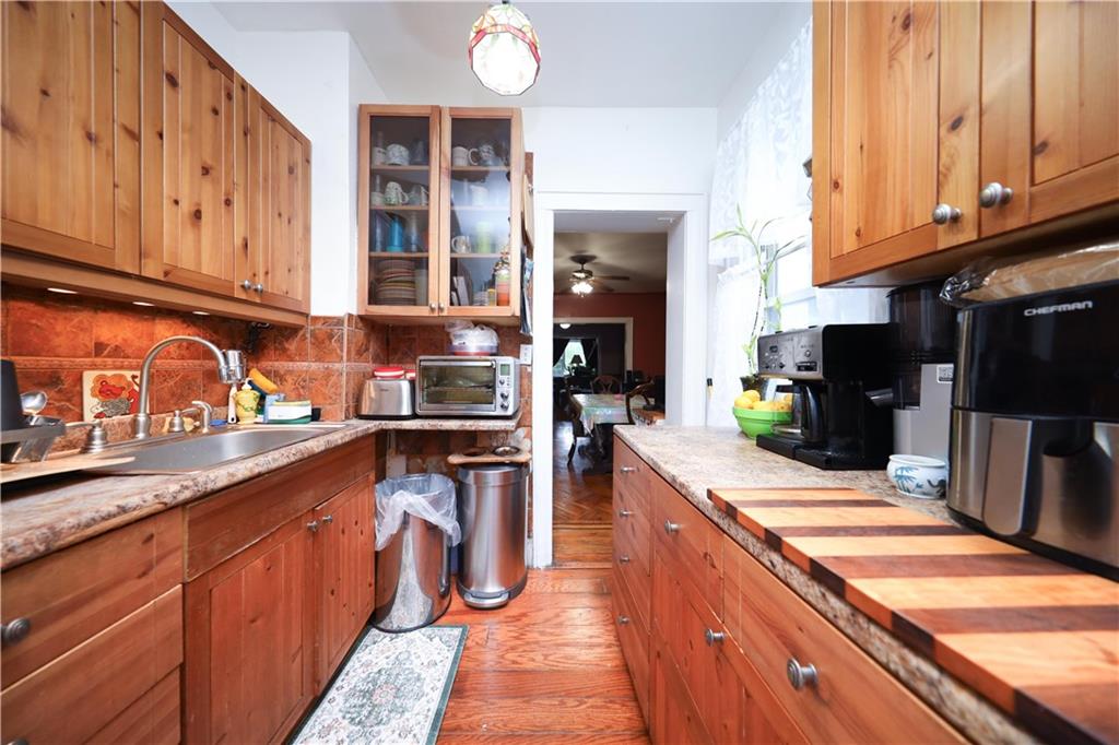 32 Gatling Place, Brooklyn, New York, 11209 image 16