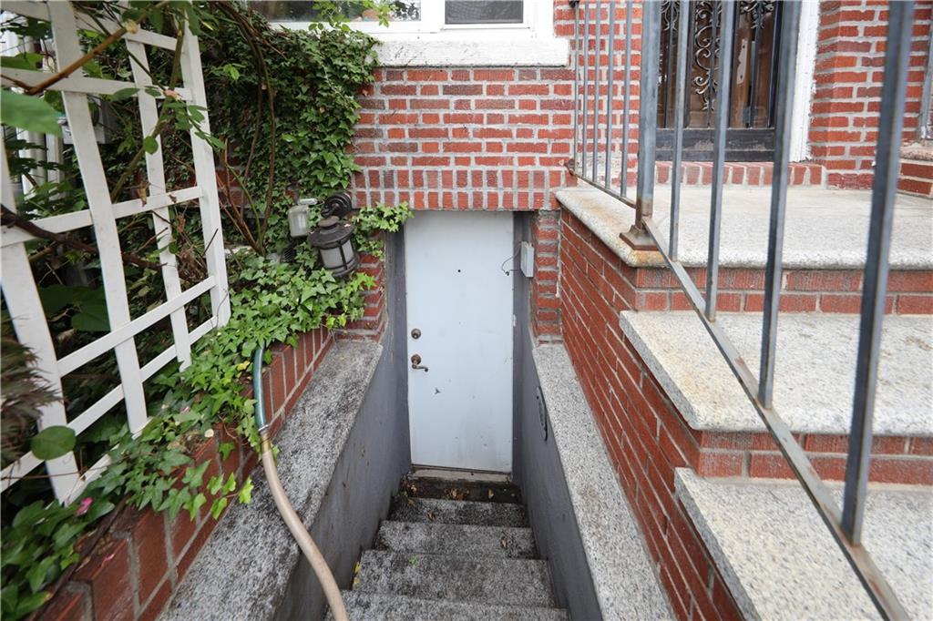 32 Gatling Place, Brooklyn, New York, 11209 image 23