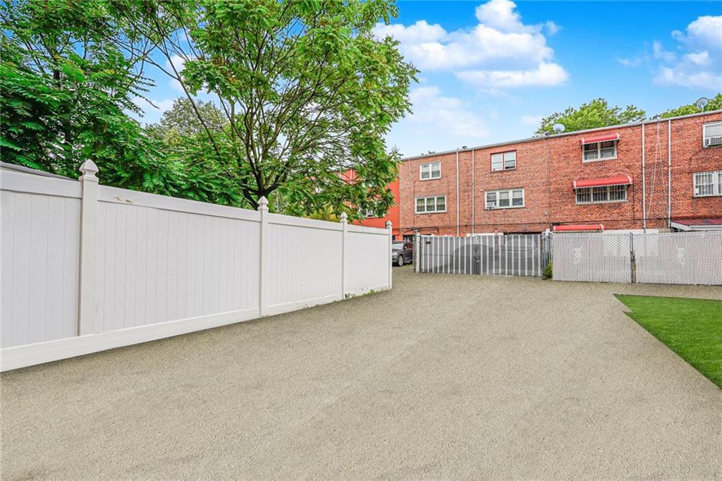 590 East 83rd Street, Brooklyn, New York, 11236 image 18