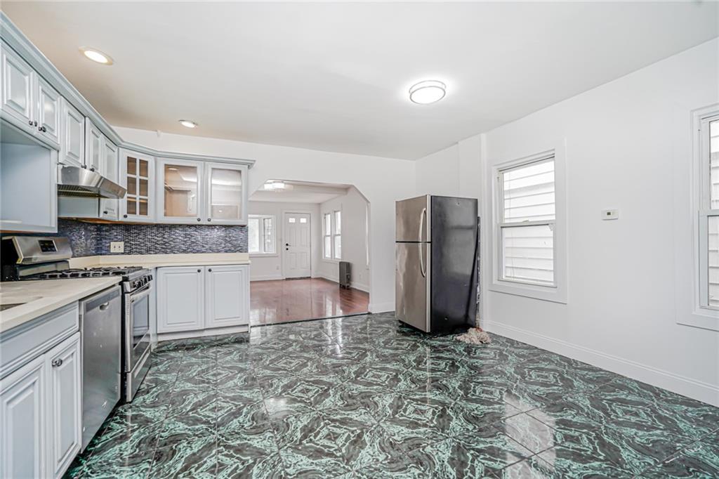 592 East 39th Street, Brooklyn, New York, 11203 image 9