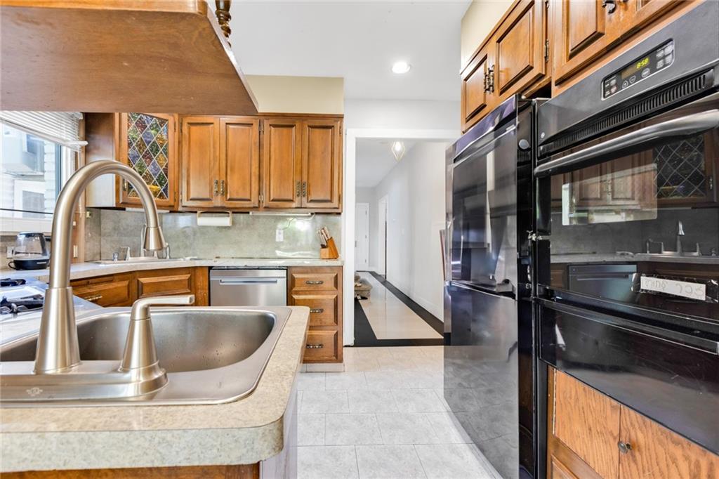 154 Beaumont Street, Brooklyn, New York, 11235 image 14