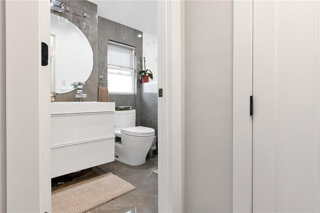 154 Beaumont Street, Brooklyn, New York, 11235 image 27