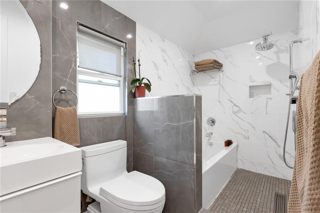 154 Beaumont Street, Brooklyn, New York, 11235 image 28