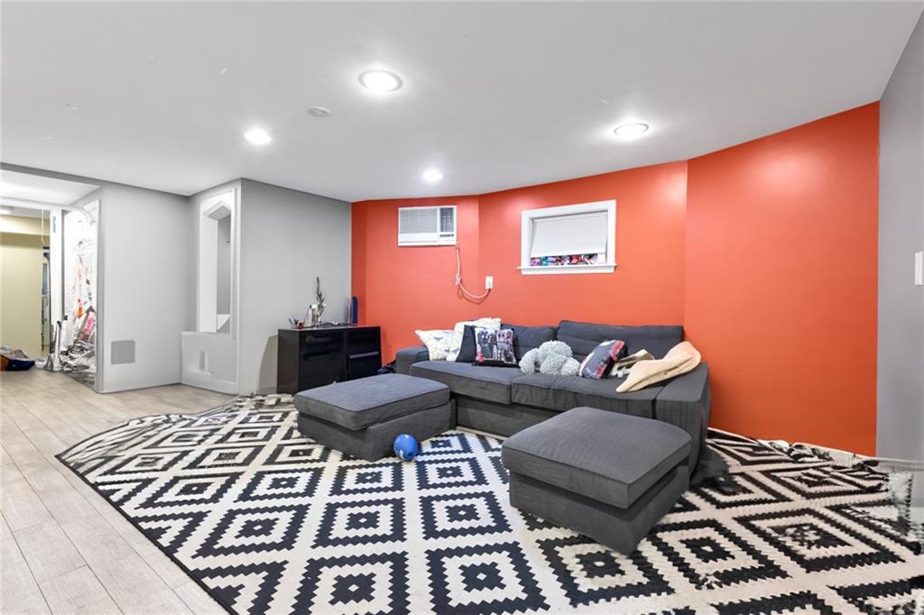 154 Beaumont Street, Brooklyn, New York, 11235 image 31