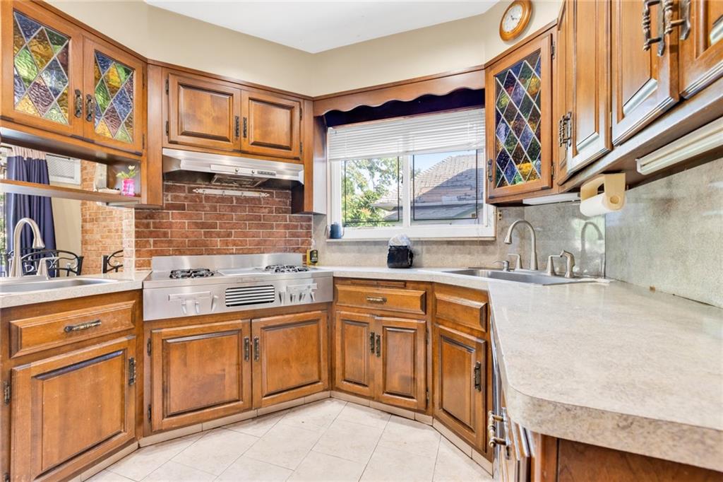 154 Beaumont Street, Brooklyn, New York, 11235 image 11