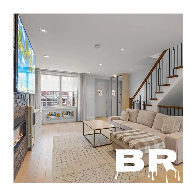 2507 East 23rd Street Image 4
