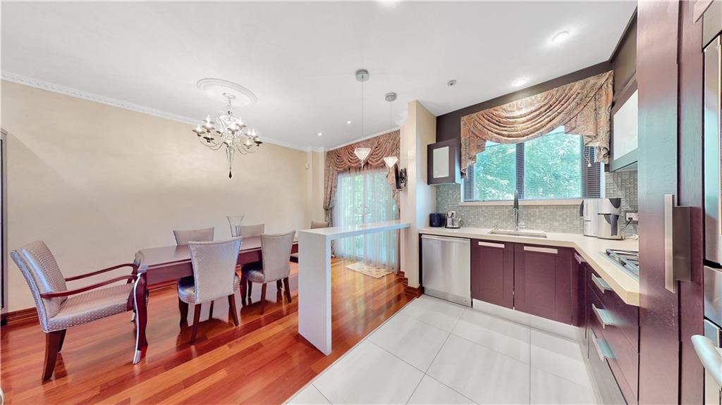 20 Corbin Place, Brooklyn, New York, 11235 image 12