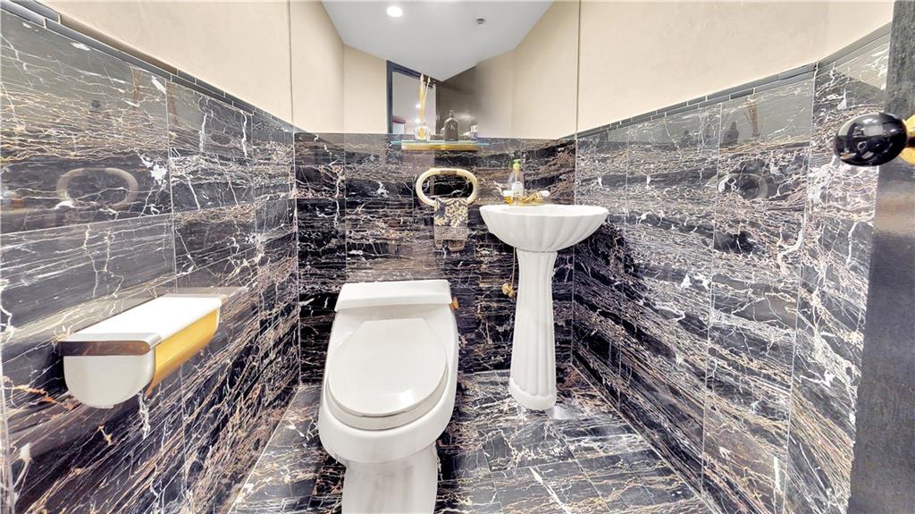 20 Corbin Place, Brooklyn, New York, 11235 image 27