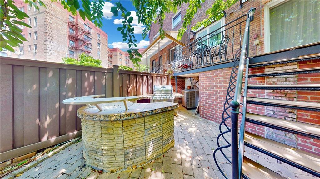 20 Corbin Place, Brooklyn, New York, 11235 image 33