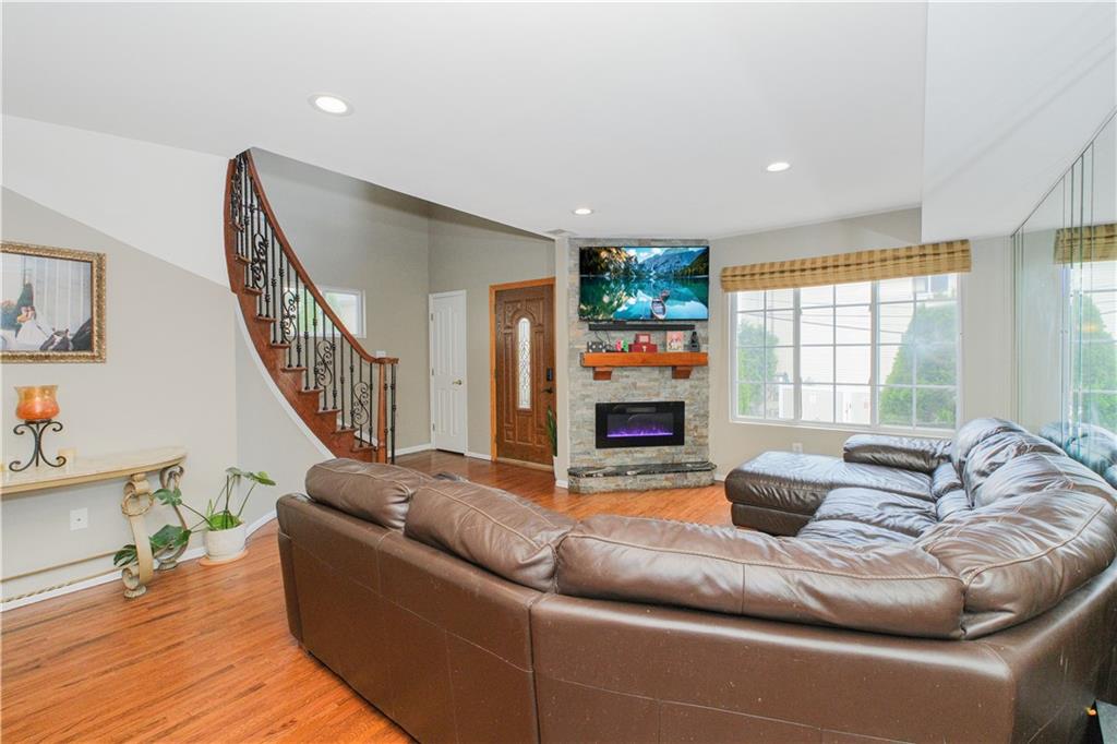 37 Quail Lane, Staten  Island, New York, 10309 image 6