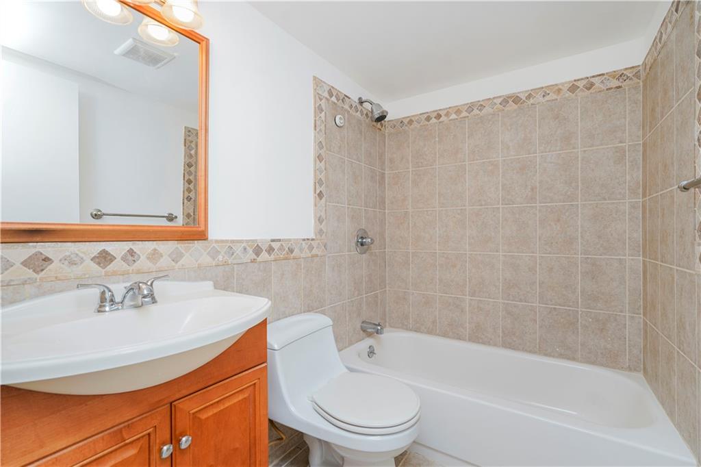 211 Dover Green, Staten  Island, New York, 10312 image 18
