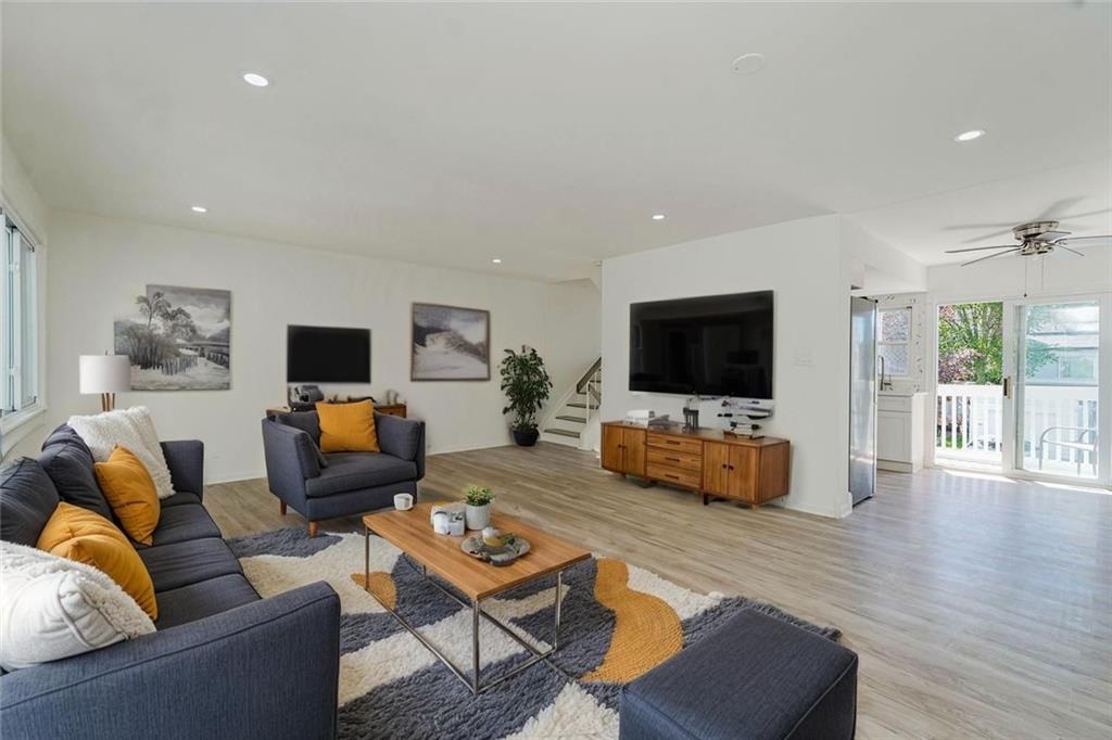 211 Dover Green, Staten  Island, New York, 10312 image 8