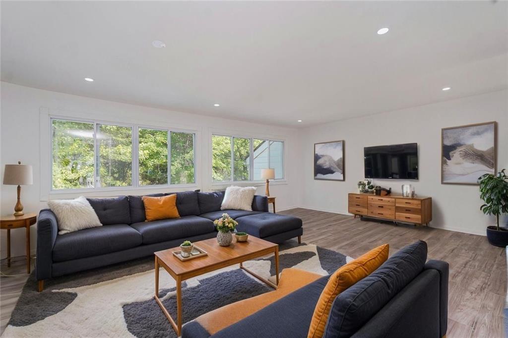 211 Dover Green, Staten  Island, New York, 10312 image 9