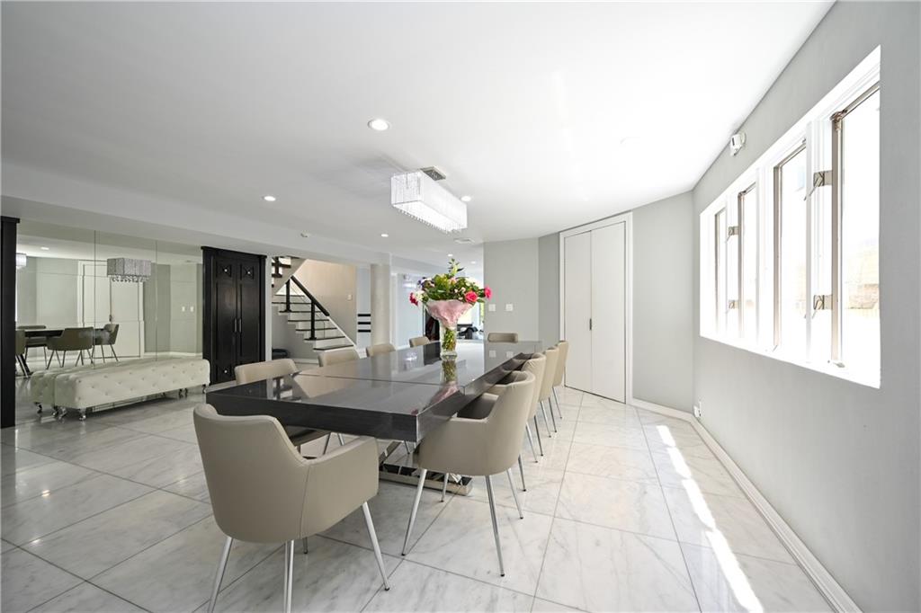 163 Whitman Drive Image 4