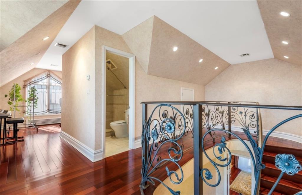 42 Beaumont Street, Brooklyn, New York, 11235 image 19