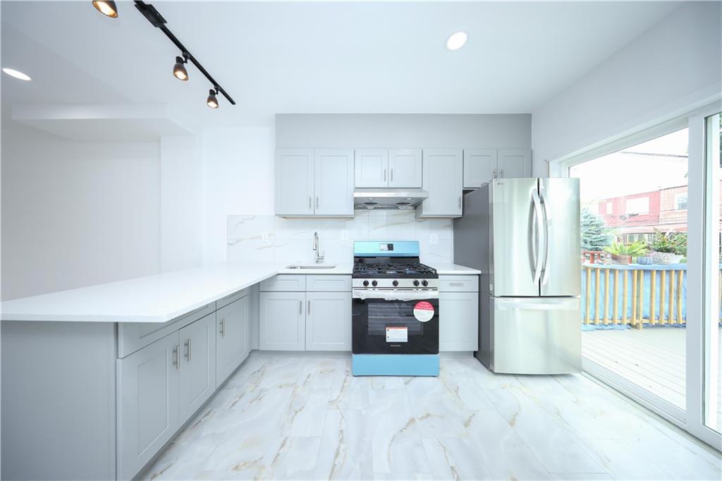 2225 East 27th Street Image 5
