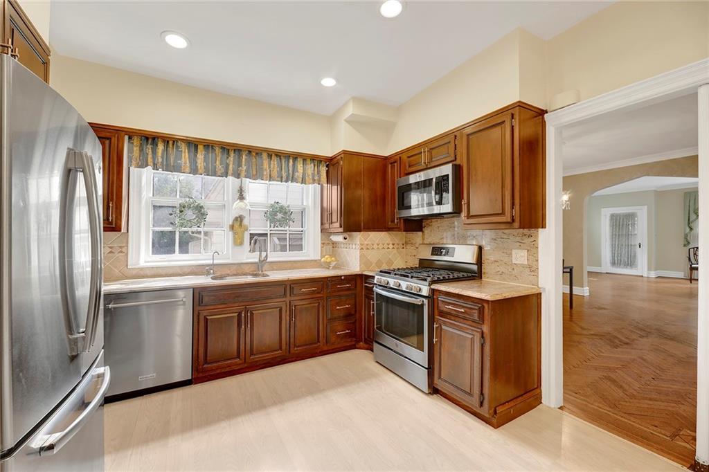 129 97th Street, Brooklyn, New York, 11209 image 8
