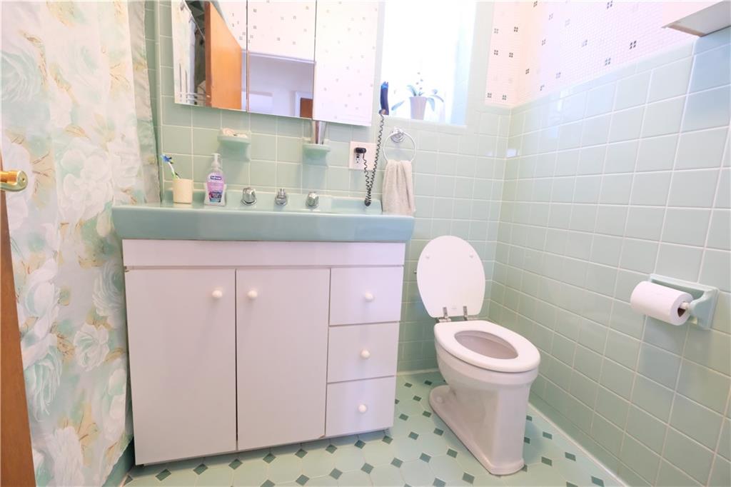 46 Bay 37th Street, Brooklyn, New York, 11214 image 28