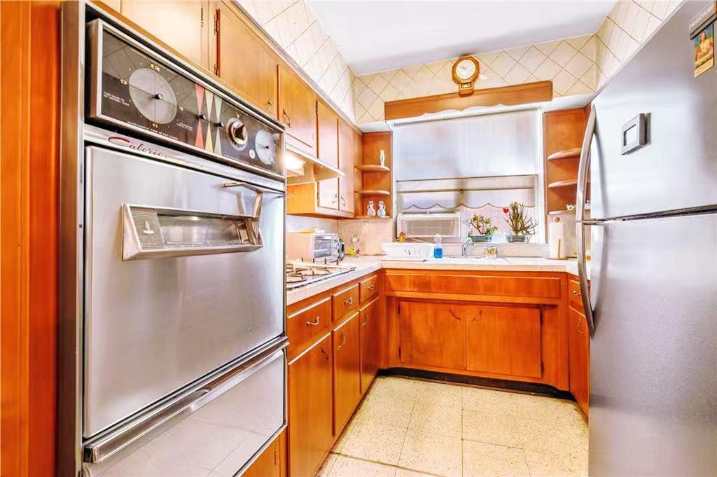 46 Bay 37th Street, Brooklyn, New York, 11214 image 32