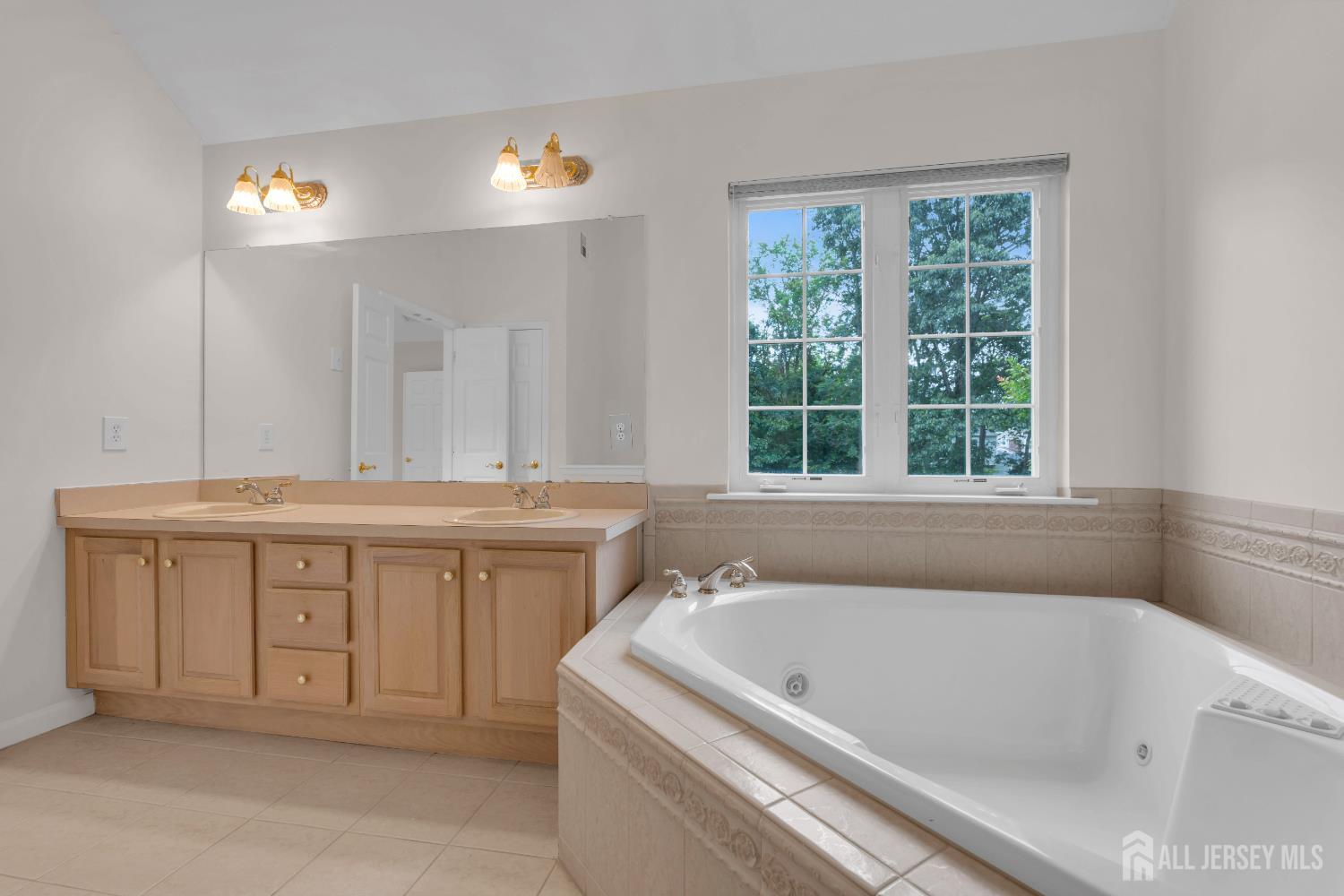 3 Malibu Court, Jackson, NJ, 08527 image 57