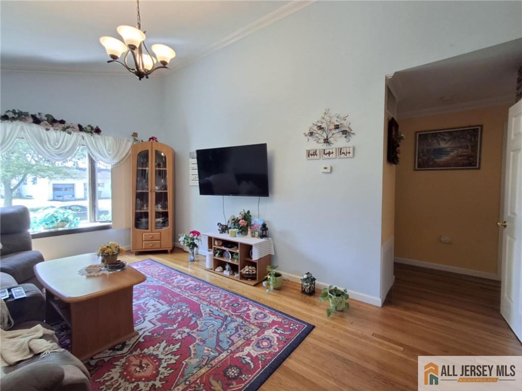 85 Pinetree Drive Image 4