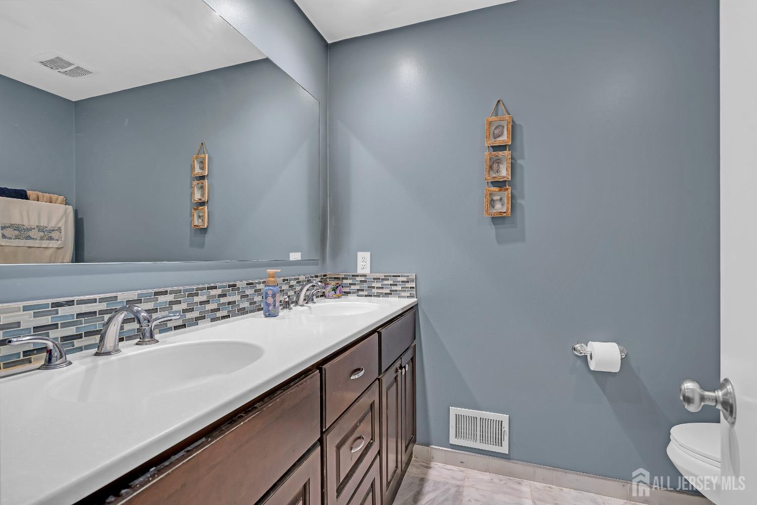 384 Gerry Road, North Brunswick, NJ, 08902 image 18