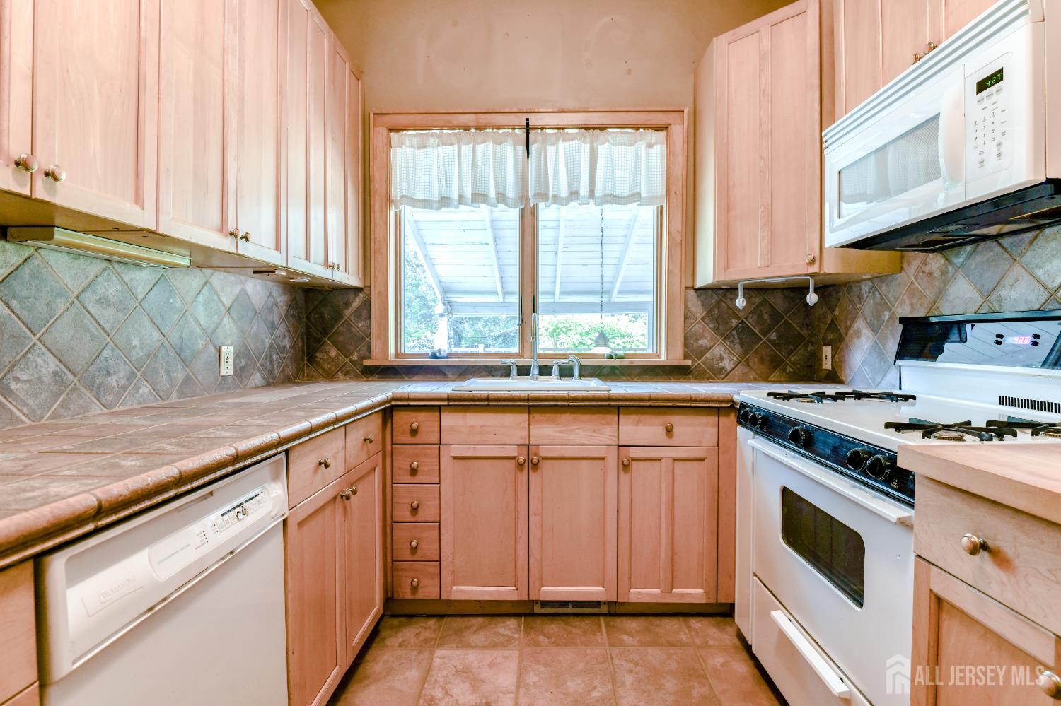 769 Chimney Rock Road, Bridgewater, NJ, 08836 image 11