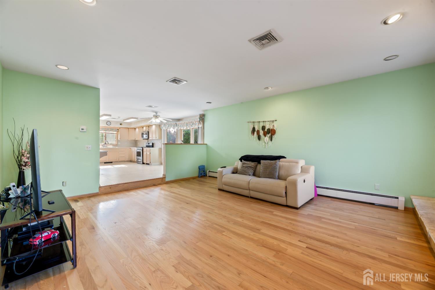 6 Allison Court, Edison, NJ, 08820 image 17