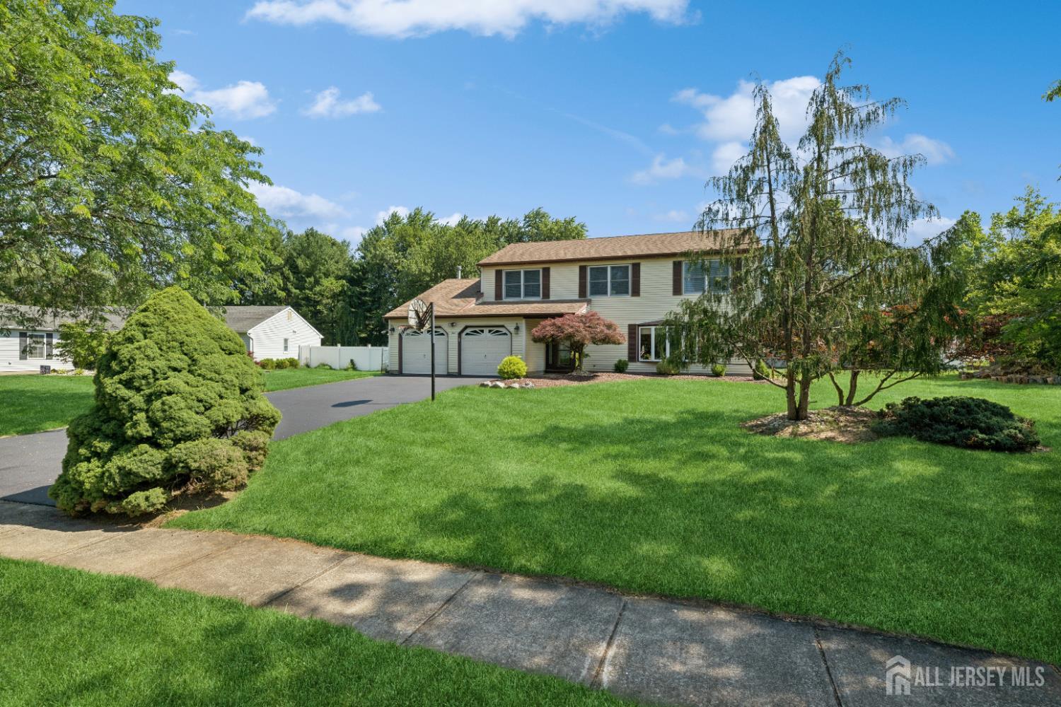 4 Monterey Lane Image 3