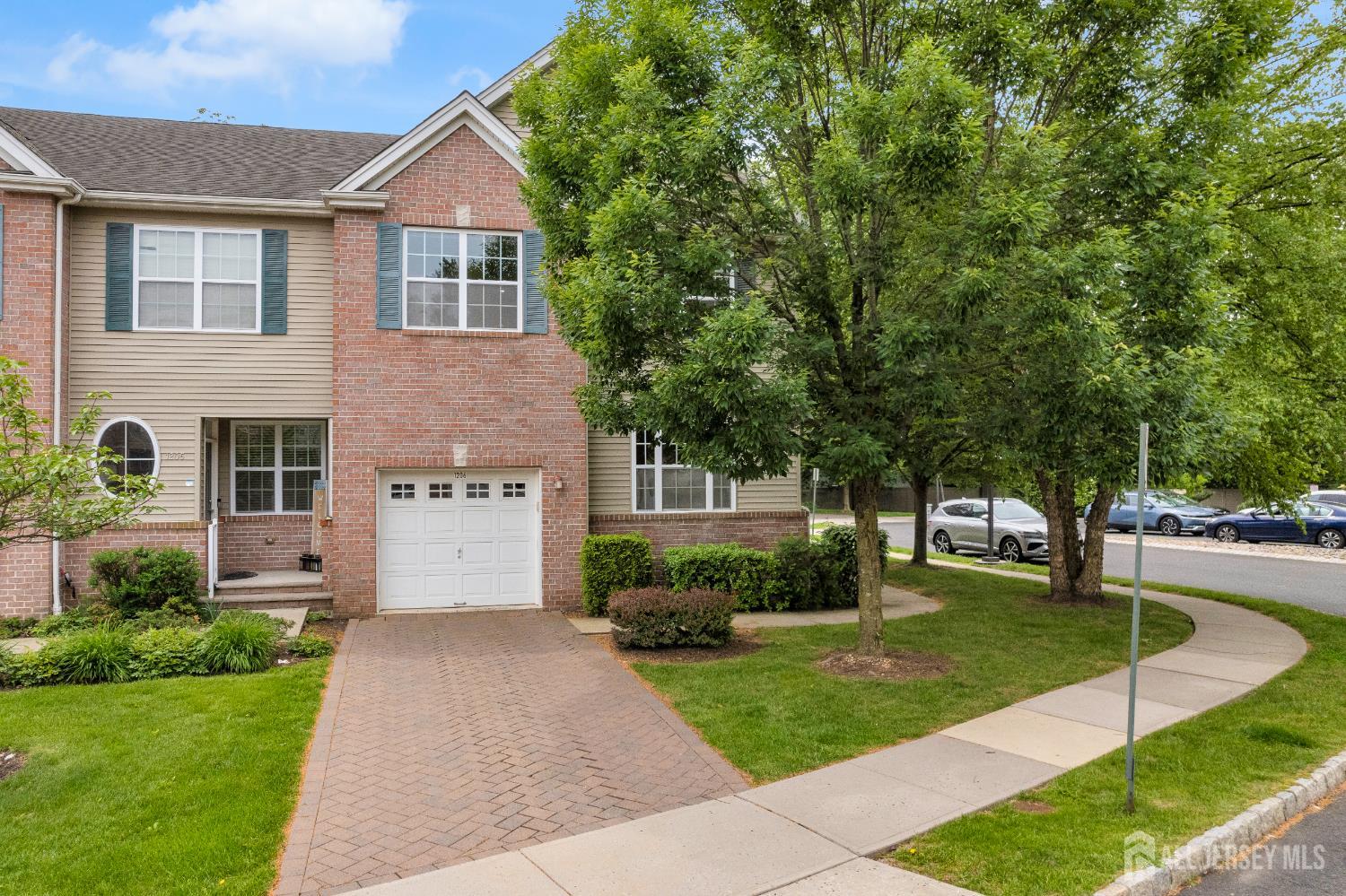 1206 Fir Court Image 4