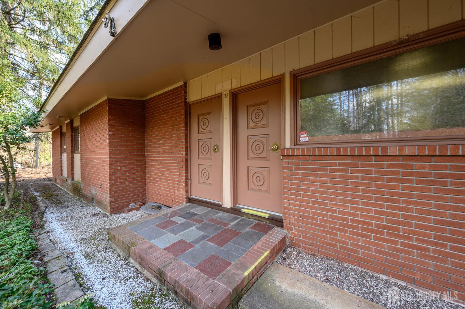 38 Heather Lane, Colonia, NJ, 07067