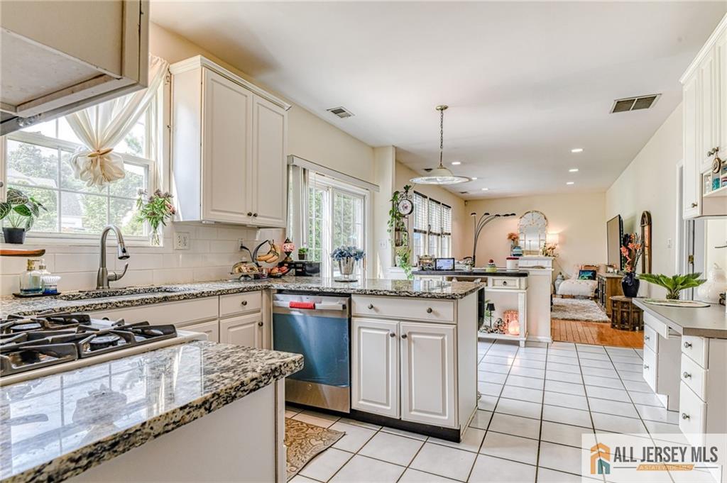 17 Hyde Park Drive Image 3