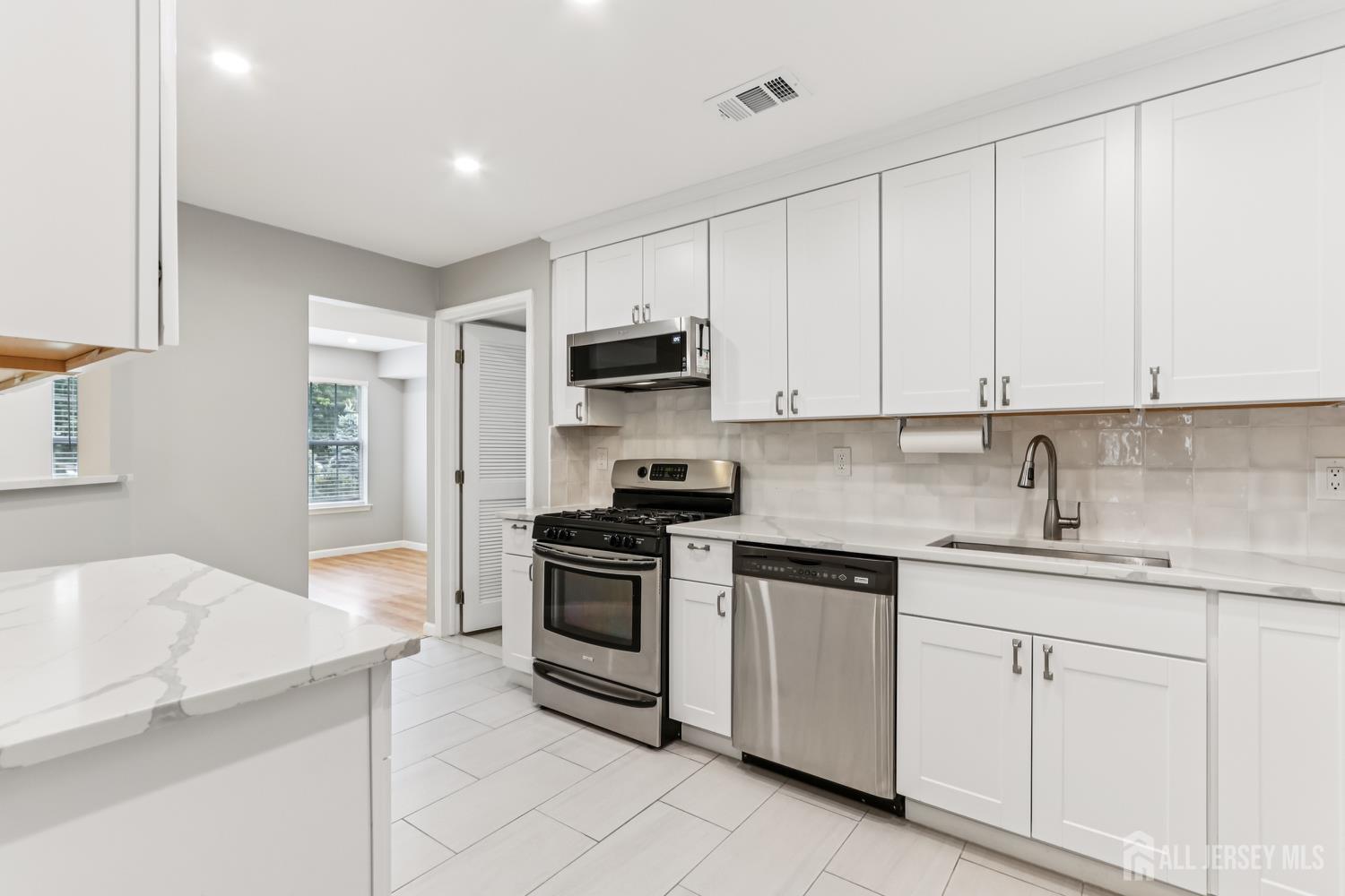 902 Plymouth Road Image 3