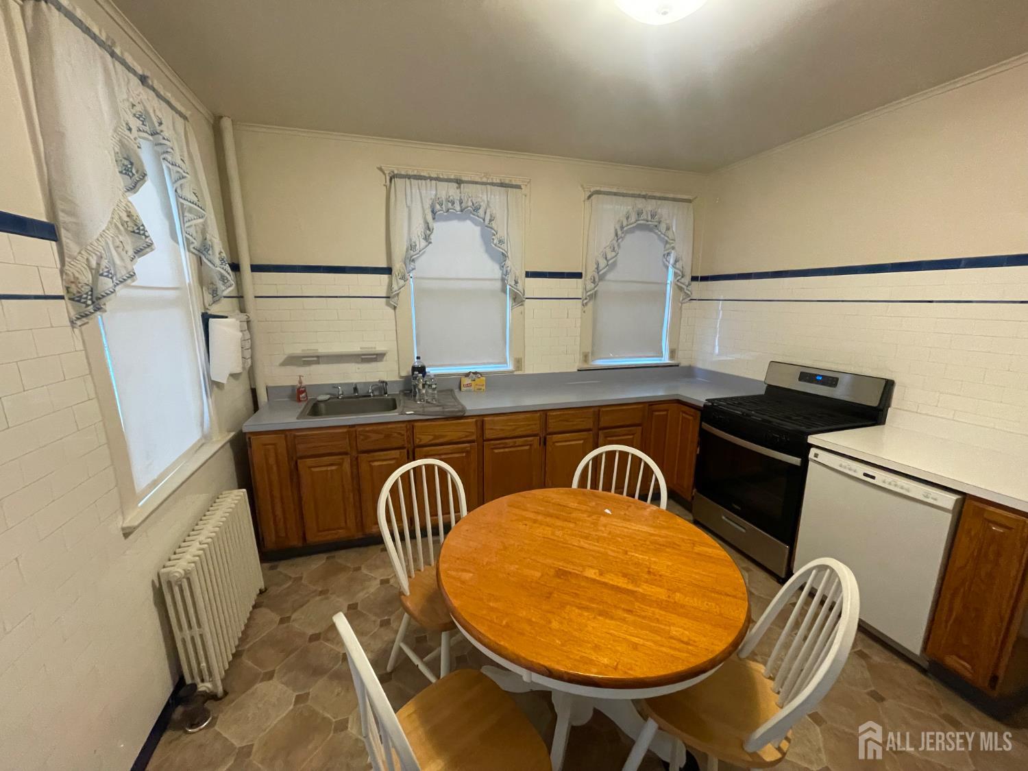 309 S 2nd Avenue, Highland Park, NJ, 08904 image 27