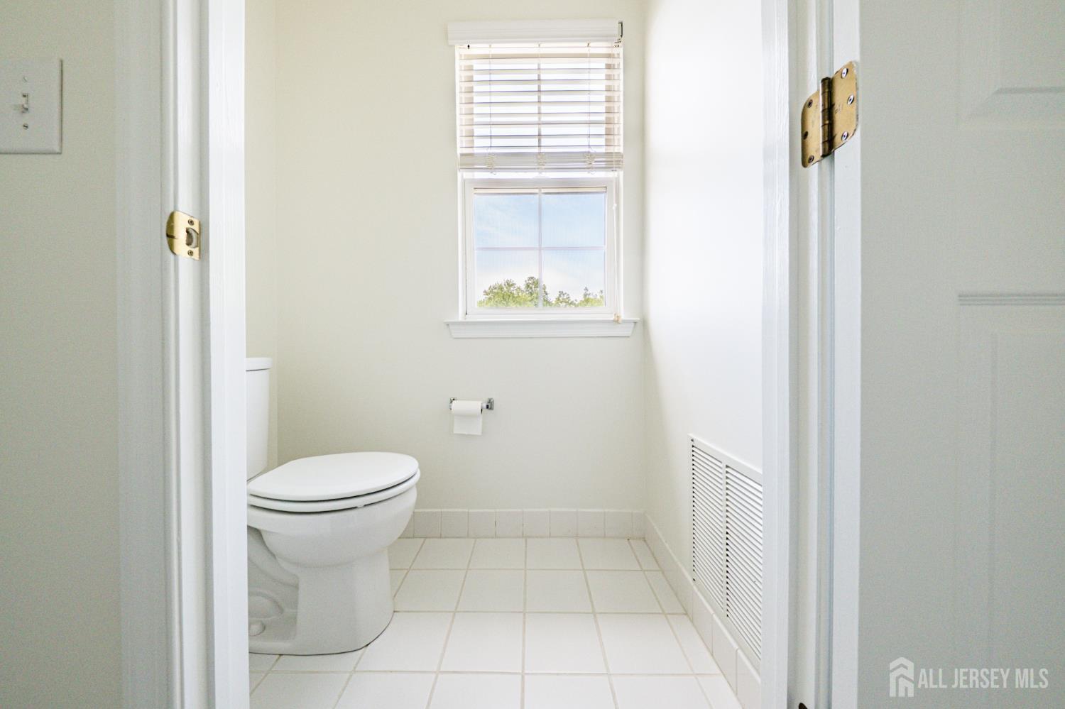 202 park Knoll, South Brunswick, NJ, 08540 image 38