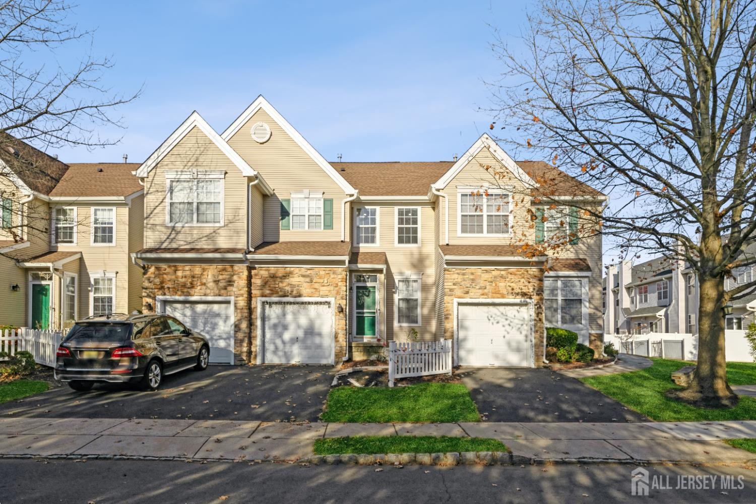1404 Yarrow Circle Image 1