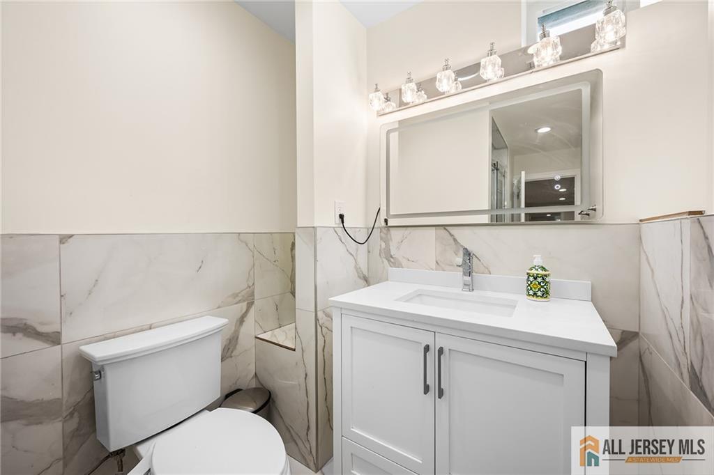 2 Silver Hollow Road, North Brunswick, NJ, 08902 image 39