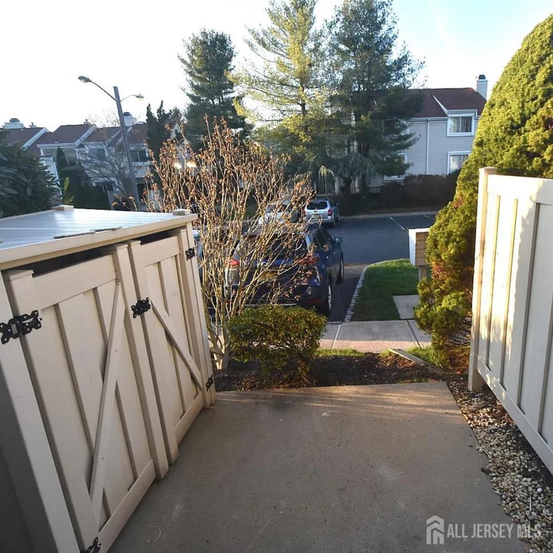 1086 Schmidt Lane Image 2