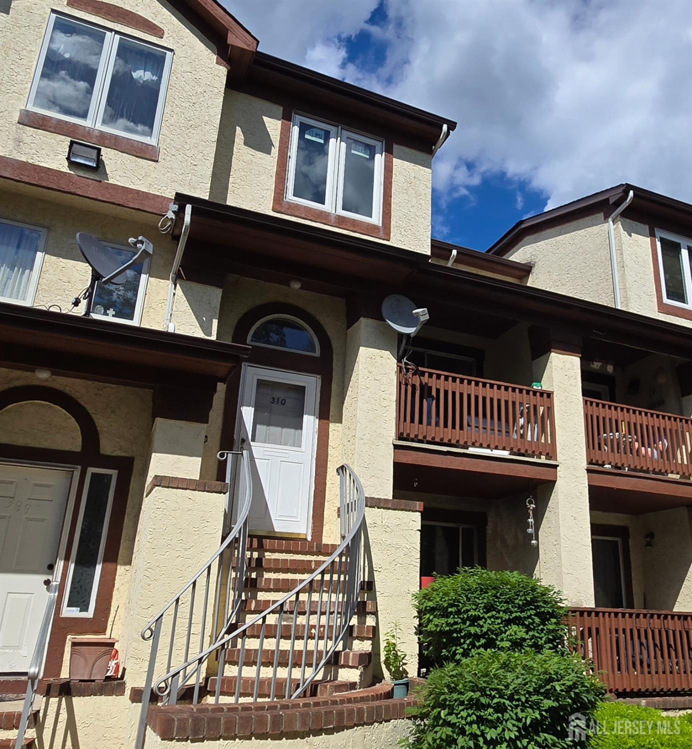 310 Michaels Court 310, Woodbridge Proper, NJ, 07095
