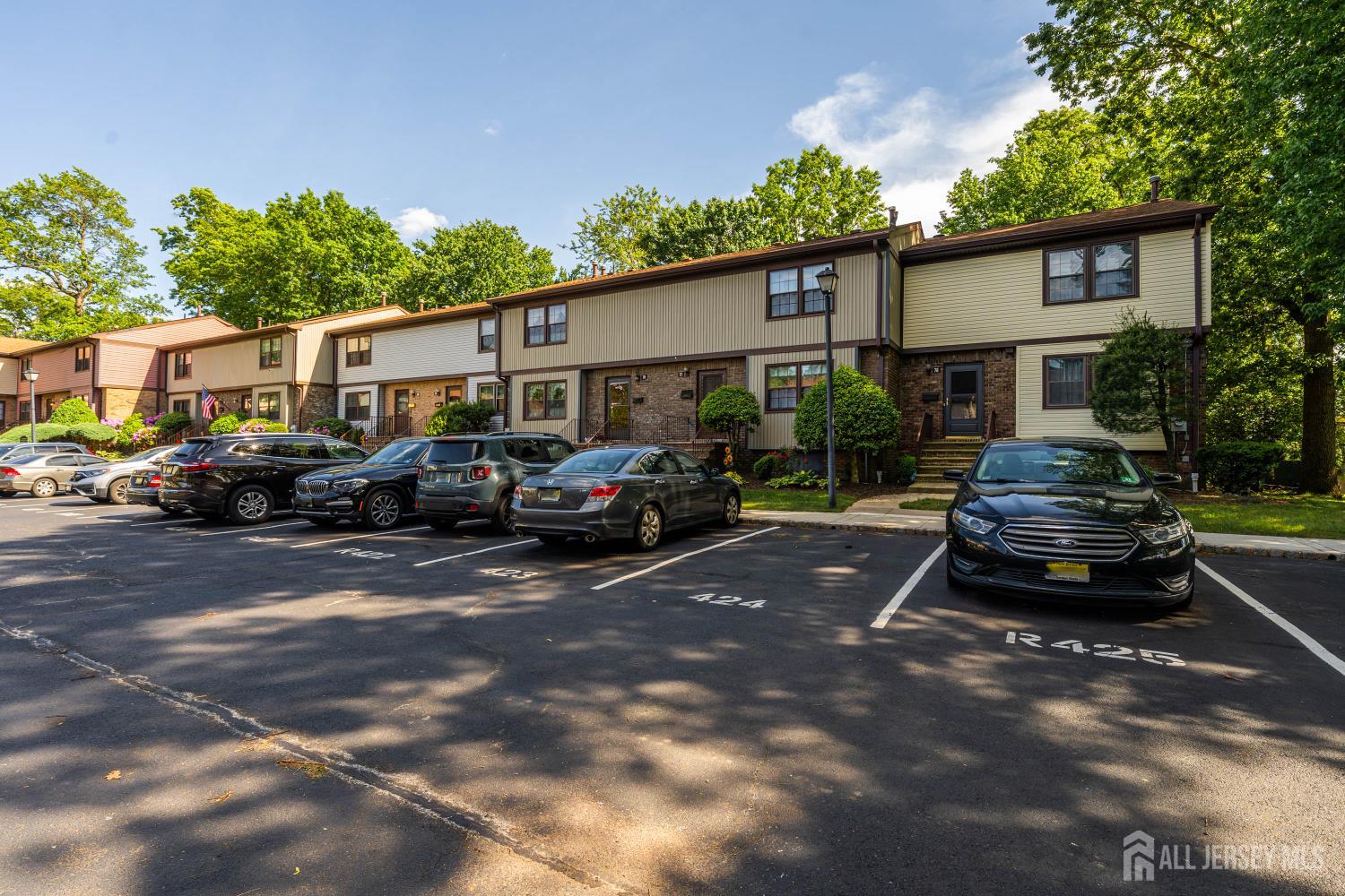 77 Highview Drive, Woodbridge Proper, NJ, 07095
