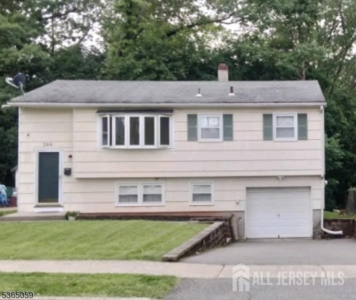396 S 7th Avenue Image 1
