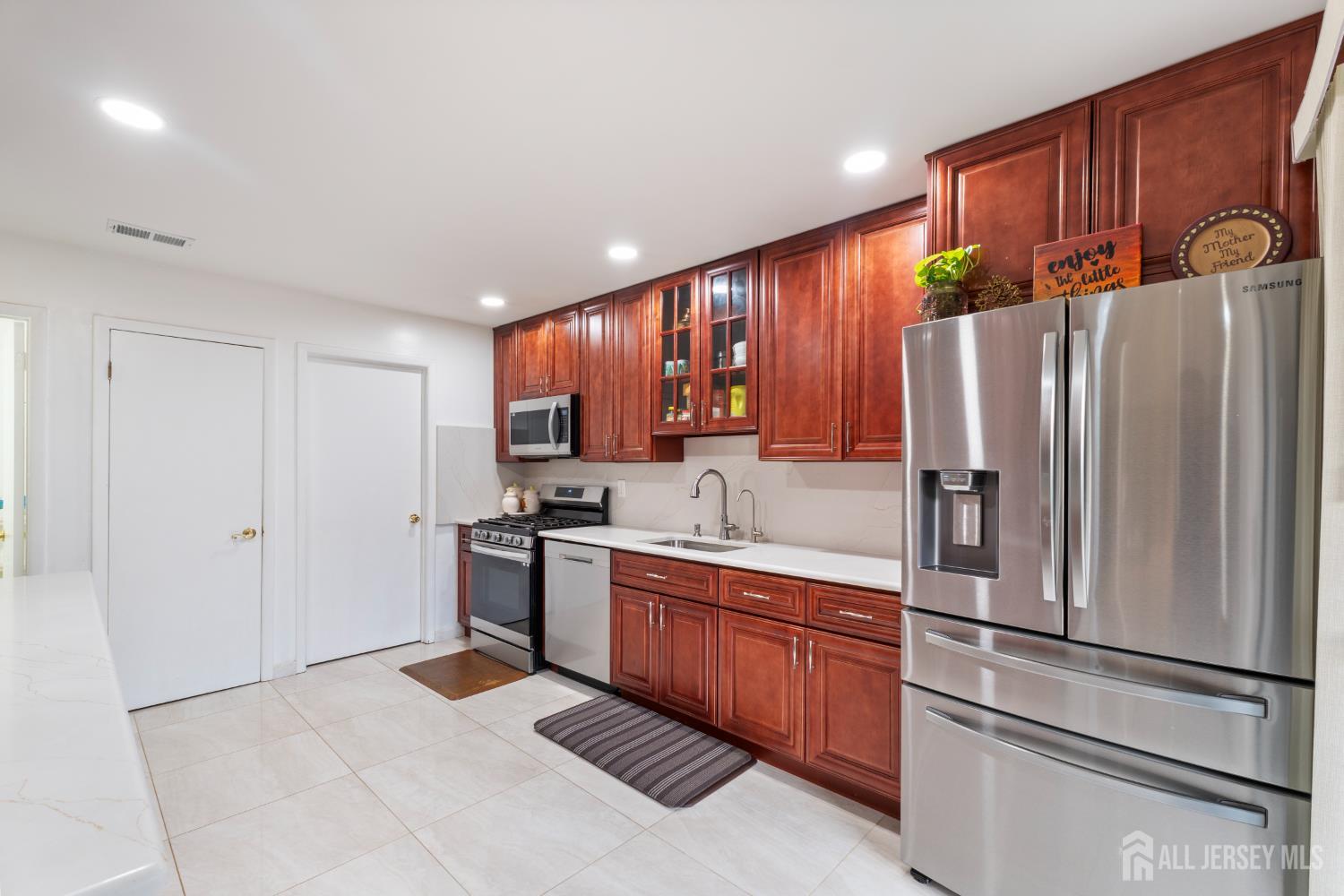 348 Westgate Drive, Edison, NJ, 08820 image 19