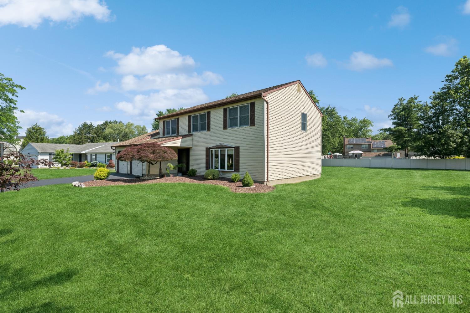 4 Monterey Lane Image 4