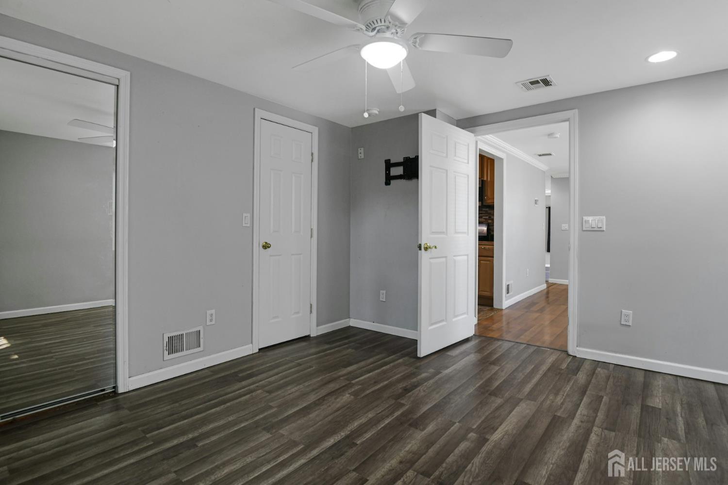 385 Shoreland Circle, Old Bridge, NJ, 08879 image 13