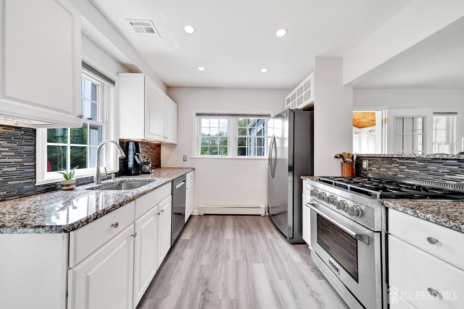 10 Shaw Drive, Franklin, NJ, 08528 image 14