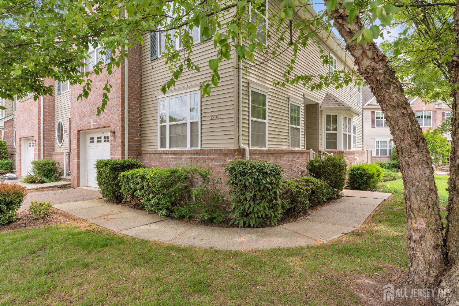 1206 Fir Court Image 2