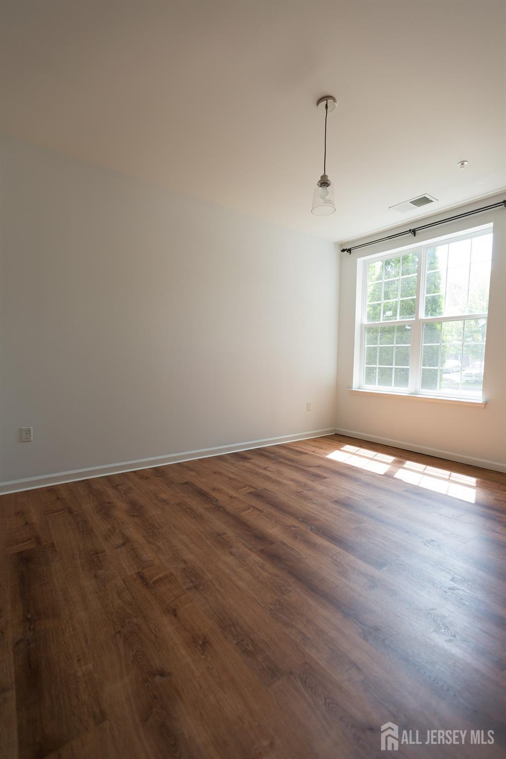 1115 Halifax Place Image 3