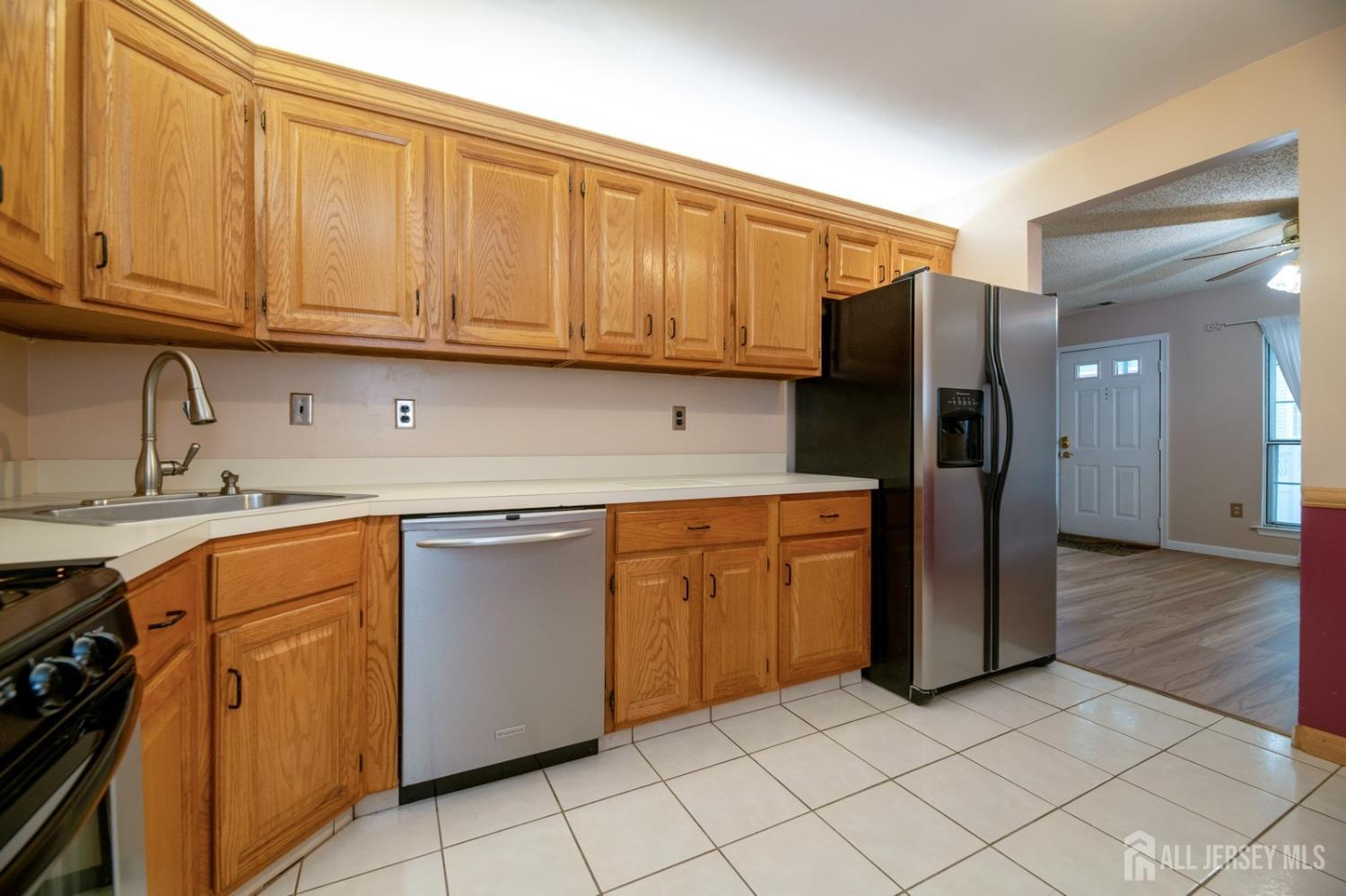 125 Albury Way, North Brunswick, NJ, 08902