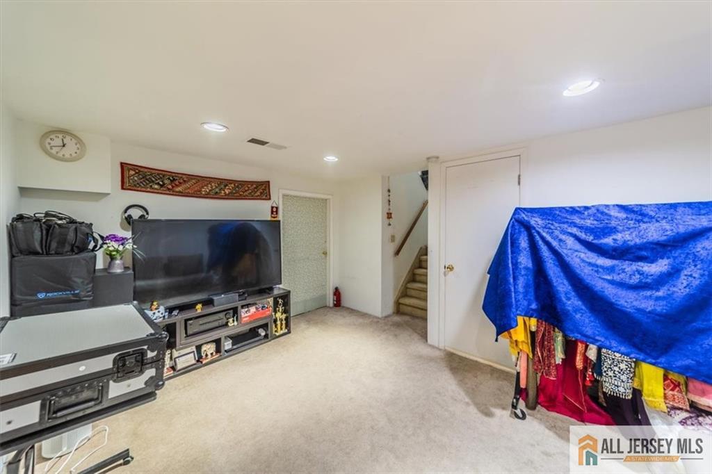 47 Pheasant Run 47, Edison, NJ, 08820 image 18
